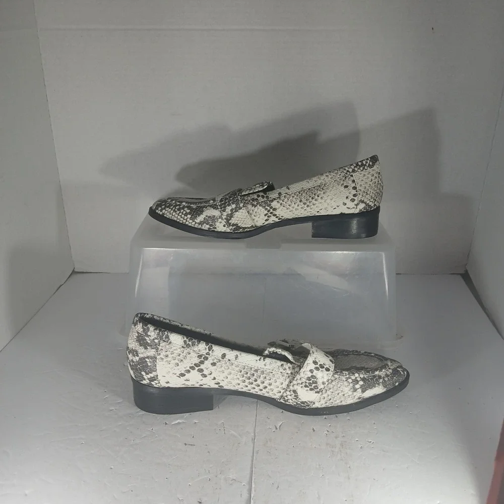 Bleecker & Bond Demi Loafers 6.5 Grey Snakeskin Buckle Flats Almond Toe